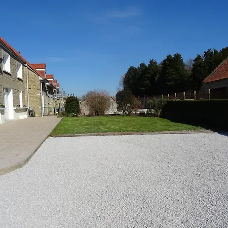 Les Aubepines Holiday home Wimille