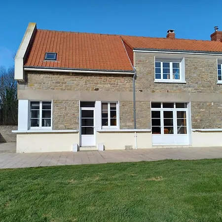 Les Aubepines Holiday home Wimille